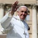 Papa doa R$ 650 mil para famílias ameaçadas de serem despejadas