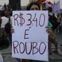 Ato contra reajuste de passagens ocupa Central do Brasil