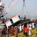 Sobe para 70 número de mortos em naufrágio em Bangladesh