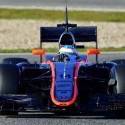 Após acidente em Barcelona, Alonso continua internado