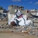 Banksy faz intervenção na faixa de Gaza e divulga vídeo
