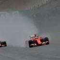 Na chuva, Hamilton crava mais uma pole; Ferrari é 2ª