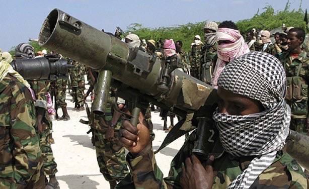 Quênia bombardeia alvos do grupo extremista al-Shabab