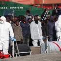 Corpos dos imigrantes mortos em travessia chegam à Itália
