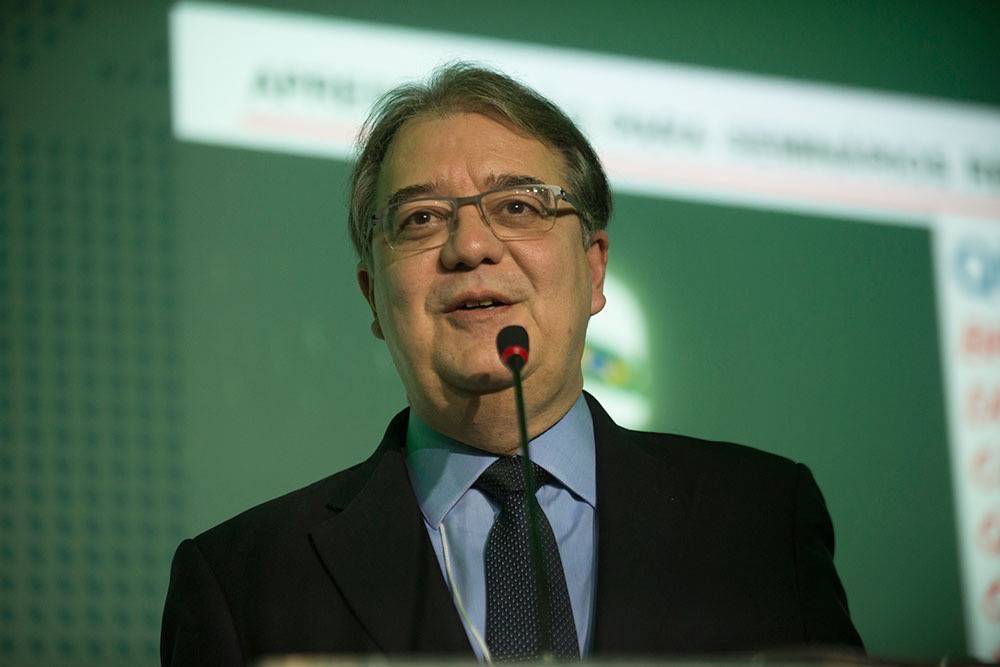 Momento é difícil, mas deve melhorar, diz Octavio de Barros