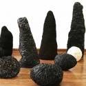 Eva Soban exibe instalação “Floresta Negra” no Museu de Arte de Joinville