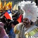 Milhares de pessoas festejam Parada LGBT no Chile