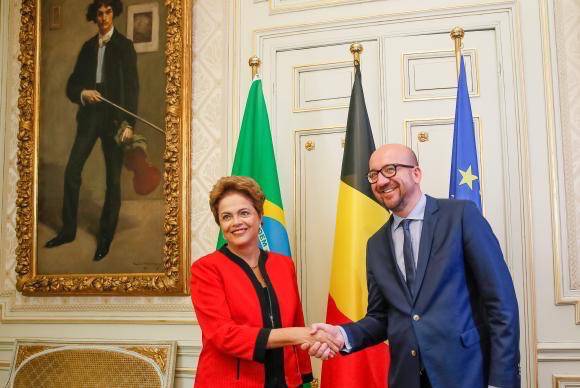 Na Bélgica, Dilma diz que inflação é atípica e será derrubada