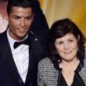 Mãe de Cristiano Ronaldo é retida com 55 mil euros em aeroporto