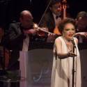 Bibi Ferreira canta sucessos de Sinatra no Teatro em Movimento
