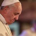 Papa pede perdão por escândalos recentes na igreja