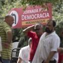 Manifestantes se concentram em frente ao Instituto Lula em São Paulo