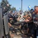 Ucrânia: 100 policiais ficam feridos depois de explosão