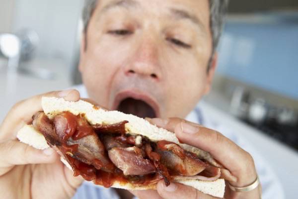 Carne processada pode causar câncer, diz OMS