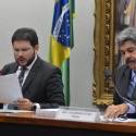 Deputados aprovam relatório e CPI da Petrobras blinda políticos