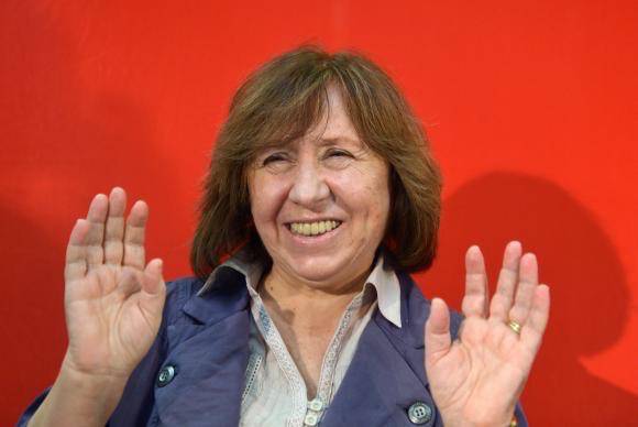 Svetlana Alexievich vence o Nobel de Literatura