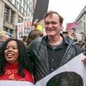 Quentin Tarantino participa de protesto contra polícia em NY