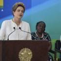 Dilma assina onze decretos que beneficiam quilombolas