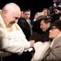 Papa vai avaliar ordenação de mulheres como diácono