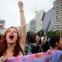 Afastamento de Dilma é patriarcal e machista, dizem mulheres em manifestação contra impeachment