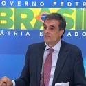 Dilma não vai renunciar e lutará pela democracia, diz Cardozo