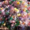 Chineses descobrem método para converter plástico em combustível