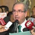 Às lágrimas, Cunha renuncia à presidência da Câmara: “Sofro perseguições”