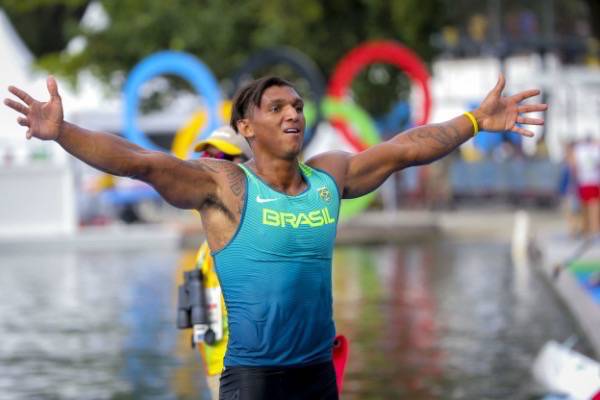 Isaquias Queiroz ganha o bronze nos 200m da canoagem de velocidade