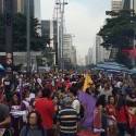 Manifestantes se reúnem na Paulista em protesto contra Temer