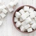 Indústria patrocinou pesquisa para minimizar riscos do açúcar na doença cardíaca, diz estudo