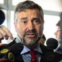 “Prender alguém no hospital é uma covardia”, diz Paulo Pimenta