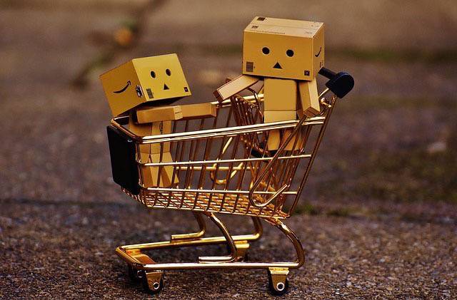 Pensar sobre a morte influencia compulsão por compras, diz estudo