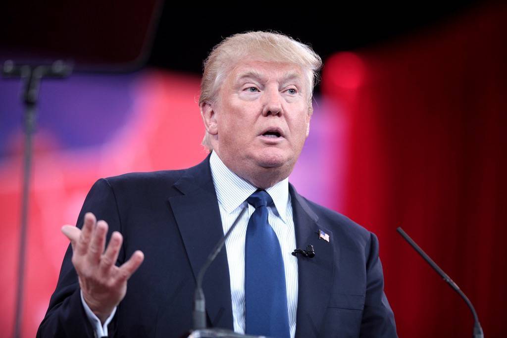 Nos Estados Unidos, livrarias viram centros de resistência a Trump