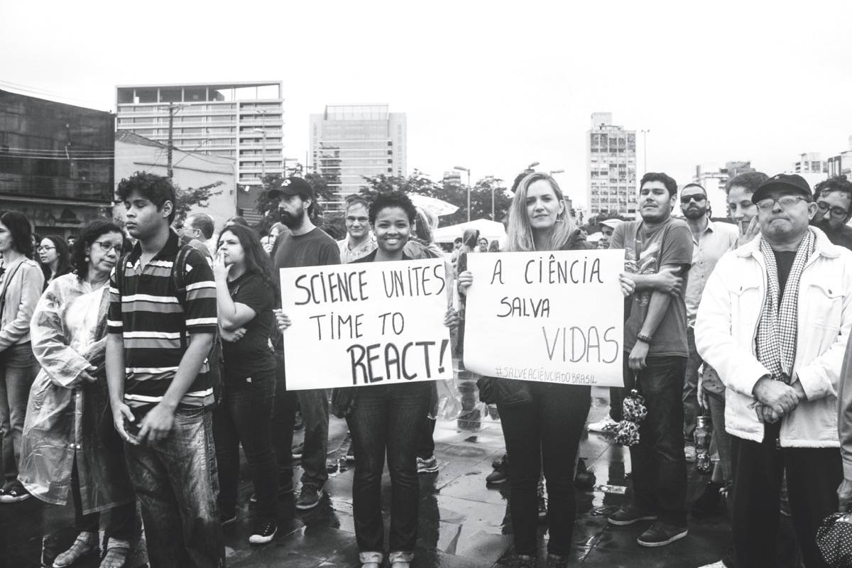A derrocada da ciência brasileira