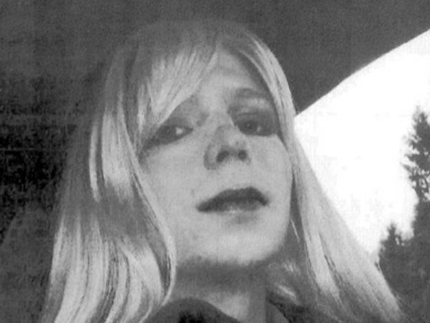 Presa por vazar dados ao WikiLeaks, Chelsea Manning é solta nos EUA